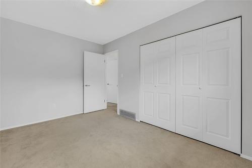 811 Tamarack Drive, Kelowna, BC - Indoor Photo Showing Other Room