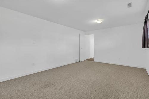 811 Tamarack Drive, Kelowna, BC - Indoor Photo Showing Other Room