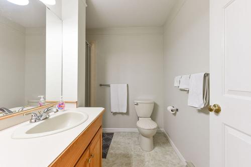 101-965 King Street, Penticton, BC - Indoor Photo Showing Bathroom