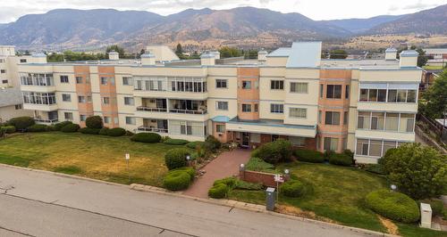 101-965 King Street, Penticton, BC - Outdoor With Facade