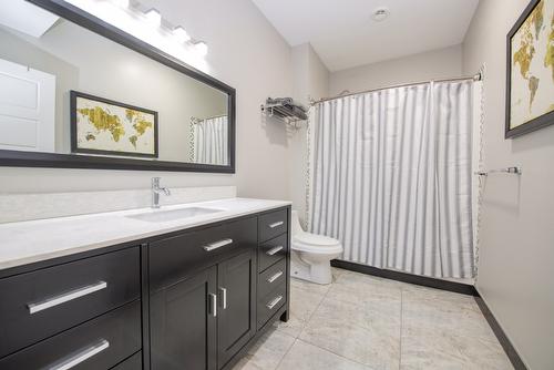 7505 Kennedy Lane, Vernon, BC - Indoor Photo Showing Bathroom