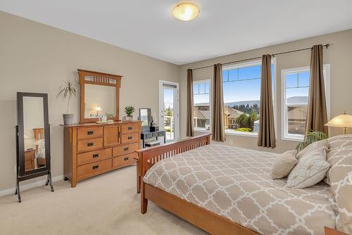 2040 Spyglass Way, West Kelowna, BC - Indoor Photo Showing Bedroom