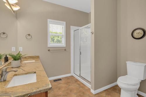 2040 Spyglass Way, West Kelowna, BC - Indoor Photo Showing Bathroom