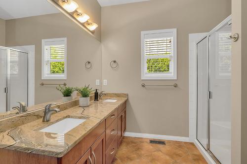 2040 Spyglass Way, West Kelowna, BC - Indoor Photo Showing Bathroom