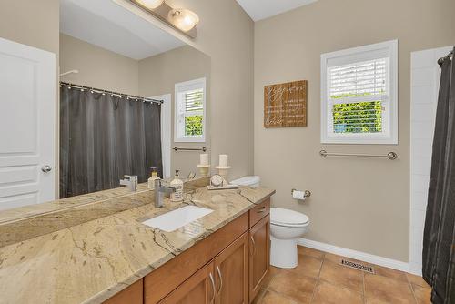 2040 Spyglass Way, West Kelowna, BC - Indoor Photo Showing Bathroom