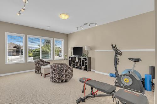 2040 Spyglass Way, West Kelowna, BC - Indoor Photo Showing Gym Room