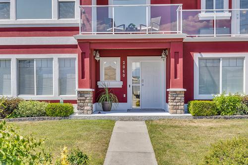 2040 Spyglass Way, West Kelowna, BC - Outdoor With Facade