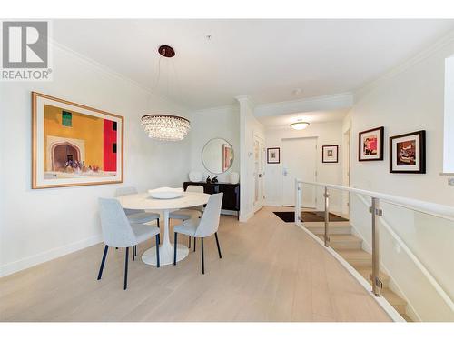 2901 Abbott Street Unit# 112, Kelowna, BC - Indoor Photo Showing Dining Room