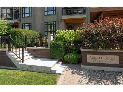 2901 Abbott Street Unit# 112, Kelowna, BC - Outdoor