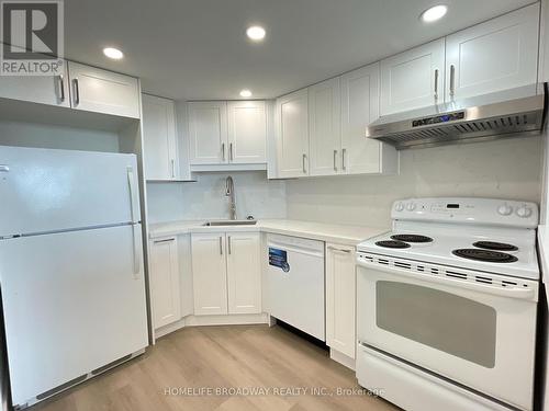 1714 - 150 Alton Towers Circle, Toronto (Milliken), ON - Indoor Photo Showing Kitchen