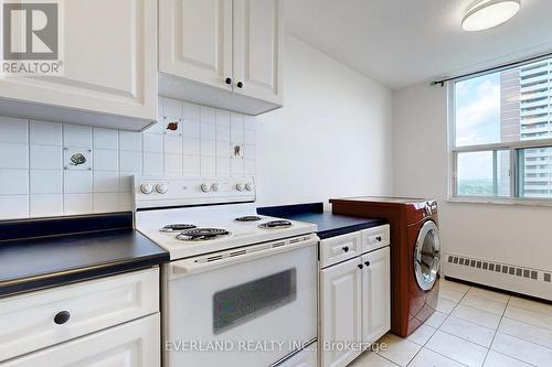 1111 - 175 Hilda Avenue, Toronto (Newtonbrook West), ON - Indoor Photo Showing Kitchen