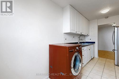 1111 - 175 Hilda Avenue, Toronto (Newtonbrook West), ON - Indoor Photo Showing Laundry Room