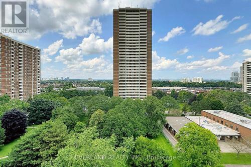 1111 - 175 Hilda Avenue, Toronto (Newtonbrook West), ON - Outdoor