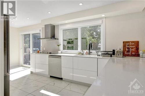 21 Parmalea Crescent, Ottawa, ON - Indoor Photo Showing Kitchen