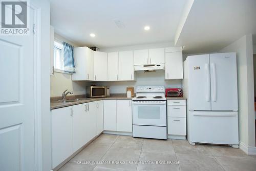 276 Thornton Road N, Oshawa (Mclaughlin), ON - Indoor Photo Showing Kitchen With Double Sink