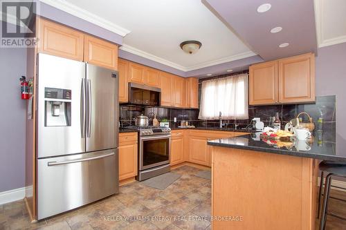 276 Thornton Road N, Oshawa (Mclaughlin), ON - Indoor Photo Showing Kitchen