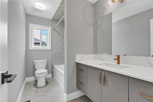 386 Southcote Road, Ancaster, ON - Indoor Photo Showing Bathroom