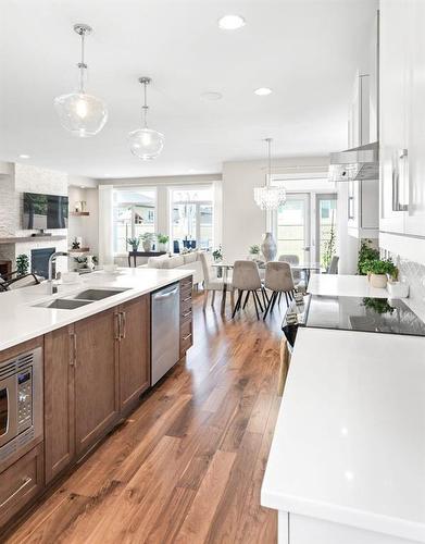 10 Southdown Lane, Headingley, MB - Indoor Photo Showing Kitchen With Double Sink