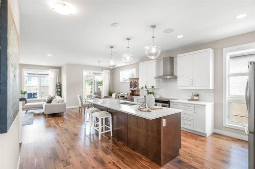 10 Southdown Lane, Headingley, MB - Indoor Photo Showing Kitchen With Upgraded Kitchen