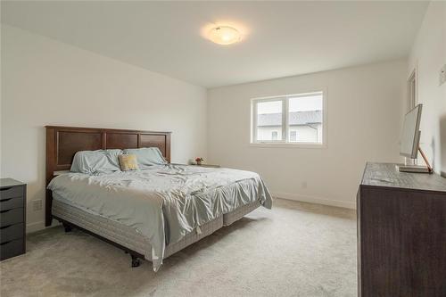 20 Dochart Gate, Niverville, MB - Indoor Photo Showing Bedroom