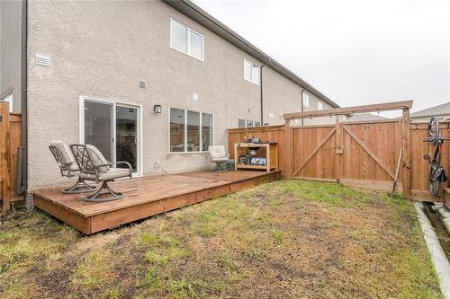 20 Dochart Gate, Niverville, MB - Outdoor With Deck Patio Veranda With Exterior