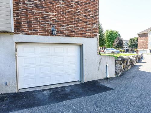 Garage - 347 Rue Guy-Girouard, Beloeil, QC 