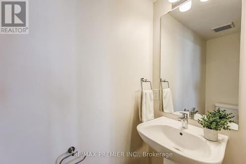 437 - 19 Bellcastle Gate, Whitchurch-Stouffville (Stouffville), ON - Indoor Photo Showing Bathroom