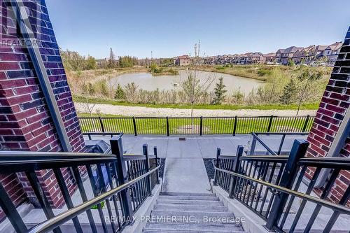 437 - 19 Bellcastle Gate, Whitchurch-Stouffville (Stouffville), ON - Outdoor