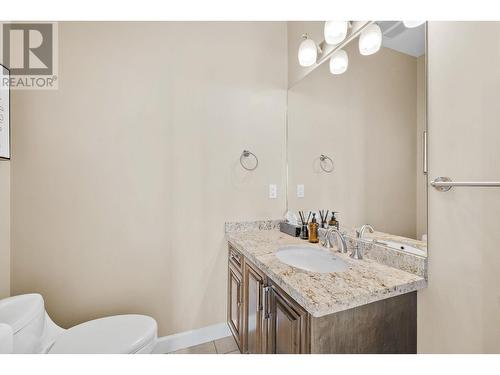 368 Trumpeter Court, Kelowna, BC - Indoor Photo Showing Bathroom