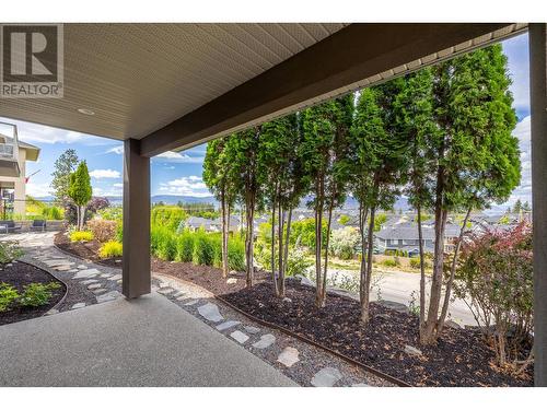 368 Trumpeter Court, Kelowna, BC - Outdoor With Deck Patio Veranda