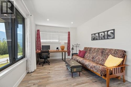 5420 Resort Drive, Fernie, BC - Indoor Photo Showing Living Room