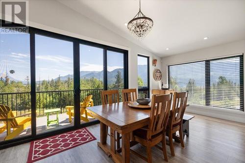 5420 Resort Drive, Fernie, BC - Indoor Photo Showing Dining Room