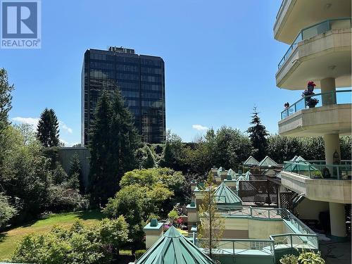 4A 338 Taylor Way, West Vancouver, BC - Outdoor With Balcony