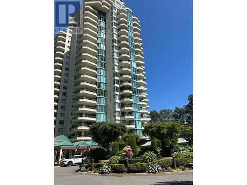 4A 338 Taylor Way, West Vancouver, BC - Outdoor With Balcony With Facade