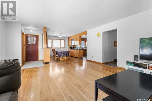 2401 20Th Street, Saskatoon, SK - Indoor Photo Showing Living Room