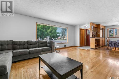 2401 20Th Street, Saskatoon, SK - Indoor Photo Showing Living Room