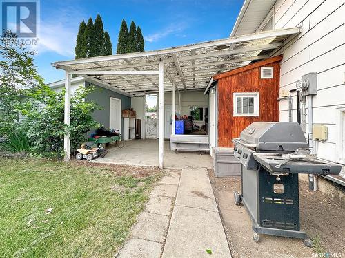 9002 Abbott Avenue, North Battleford, SK - Outdoor