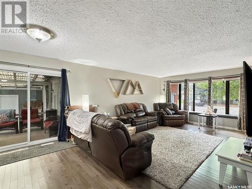 9002 Abbott Avenue, North Battleford, SK - Indoor Photo Showing Living Room