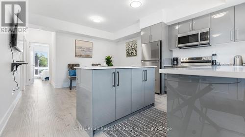 C305 - 6065 Mcleod Road, Niagara Falls, ON - Indoor Photo Showing Kitchen