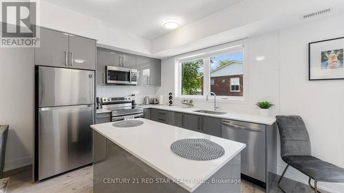 C305 - 6065 Mcleod Road, Niagara Falls, ON - Indoor Photo Showing Kitchen