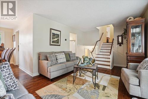 557 Trafford Crescent, Oakville (Bronte West), ON - Indoor Photo Showing Living Room