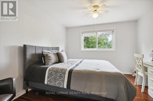 557 Trafford Crescent, Oakville (Bronte West), ON - Indoor Photo Showing Bedroom