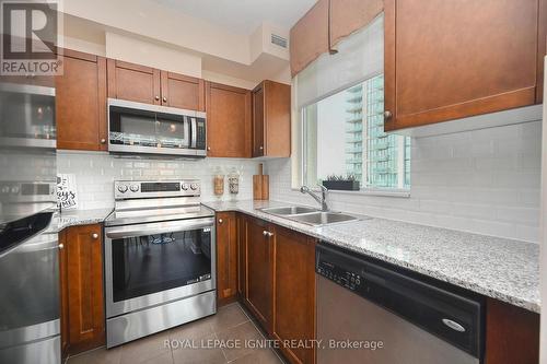 1207 - 3504 Hurontario Street, Mississauga (Fairview), ON - Indoor Photo Showing Kitchen With Double Sink