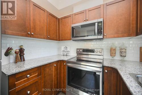 1207 - 3504 Hurontario Street, Mississauga (Fairview), ON - Indoor Photo Showing Kitchen