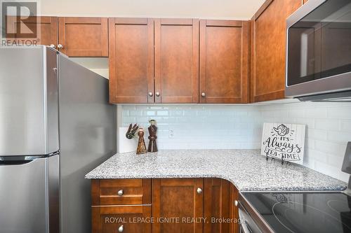 1207 - 3504 Hurontario Street, Mississauga (Fairview), ON - Indoor Photo Showing Kitchen