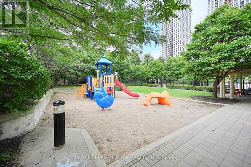 1207 - 3504 Hurontario Street, Mississauga (Fairview), ON - Outdoor