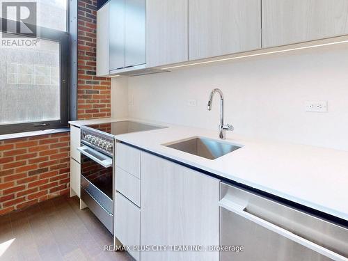 206 - 150 Logan Avenue, Toronto (South Riverdale), ON - Indoor Photo Showing Kitchen