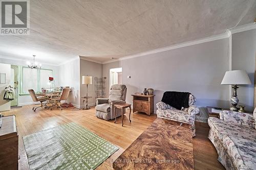 8 Scarborough Golf Club Road, Toronto (Scarborough Village), ON - Indoor Photo Showing Living Room