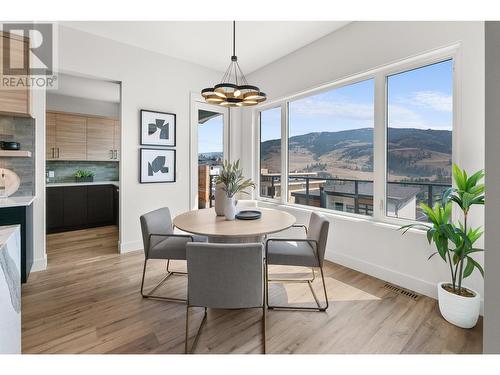 901 Melrose Street, Kelowna, BC - Indoor Photo Showing Dining Room