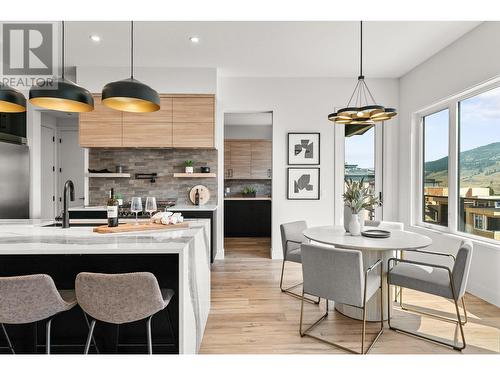 901 Melrose Street, Kelowna, BC - Indoor Photo Showing Dining Room